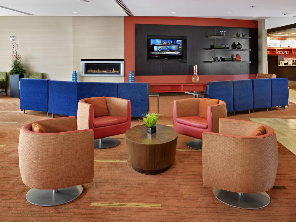 Отель Courtyard By Marriott Edmonton West Экстерьер фото