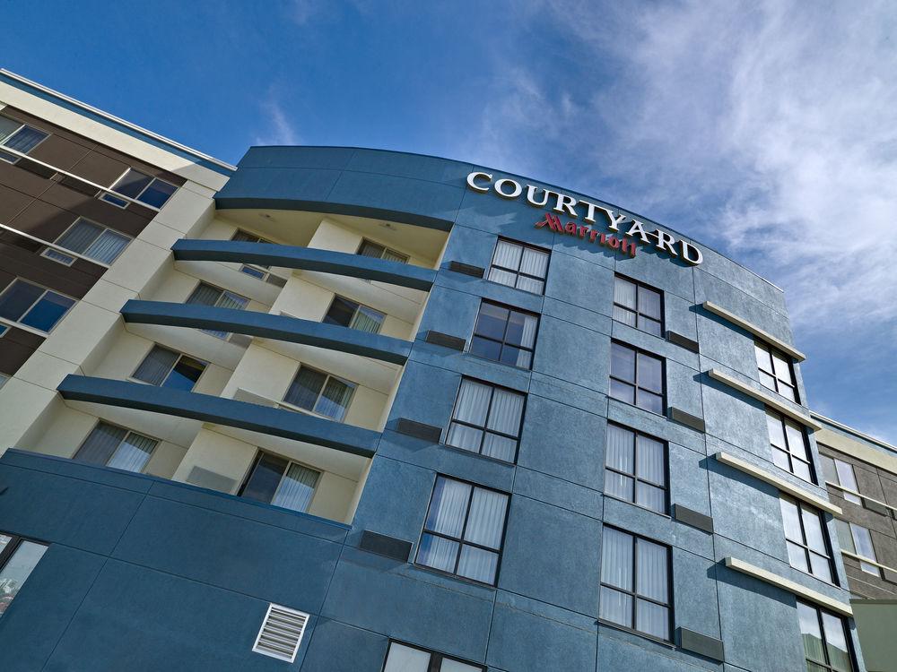 Отель Courtyard By Marriott Edmonton West Экстерьер фото