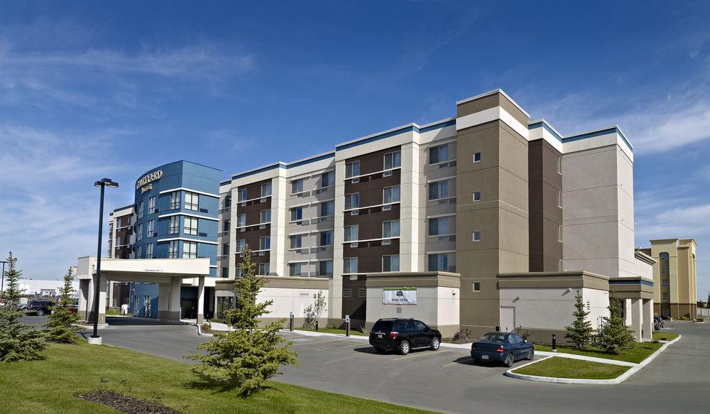 Отель Courtyard By Marriott Edmonton West Экстерьер фото