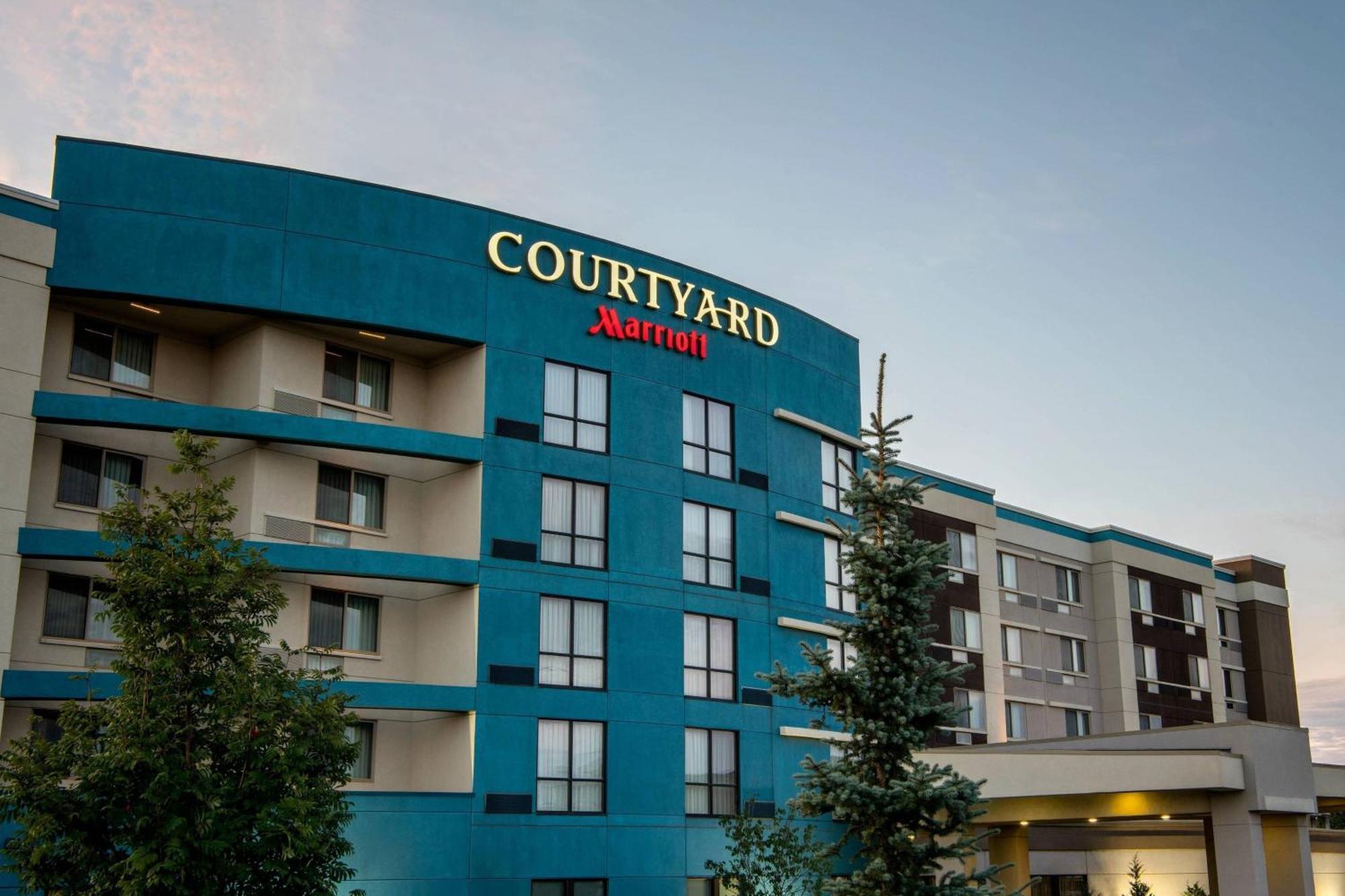 Отель Courtyard By Marriott Edmonton West Экстерьер фото