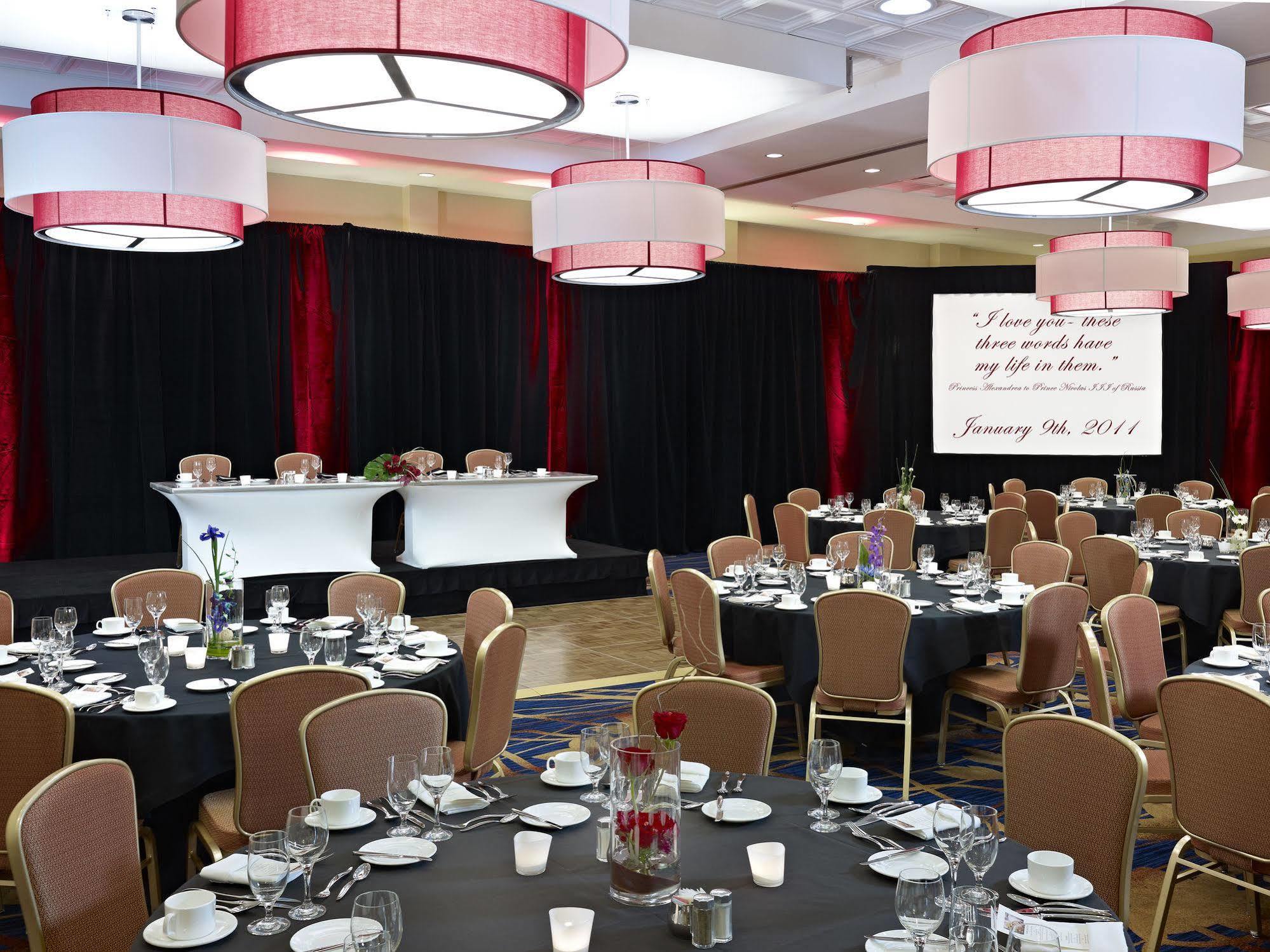 Отель Courtyard By Marriott Edmonton West Экстерьер фото