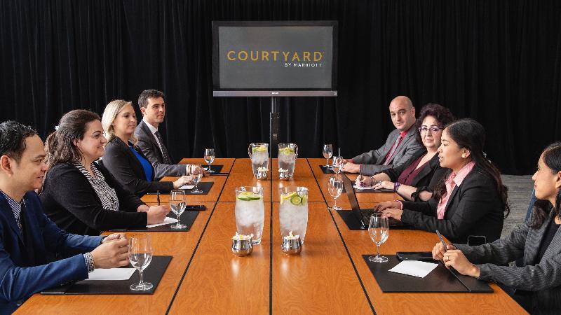 Отель Courtyard By Marriott Edmonton West Экстерьер фото